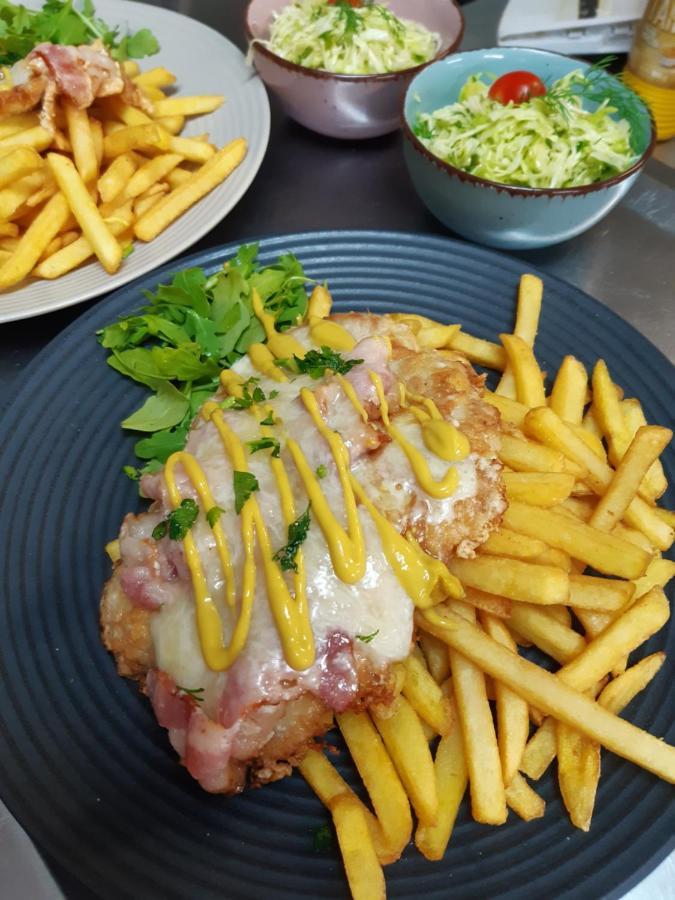 Route One - Restauracja & Pokoje Hotelowe Zgierz Eksteriør billede