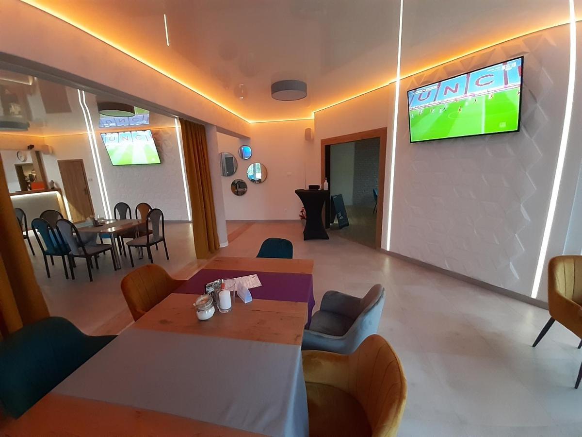 Route One - Restauracja & Pokoje Hotelowe Zgierz Eksteriør billede